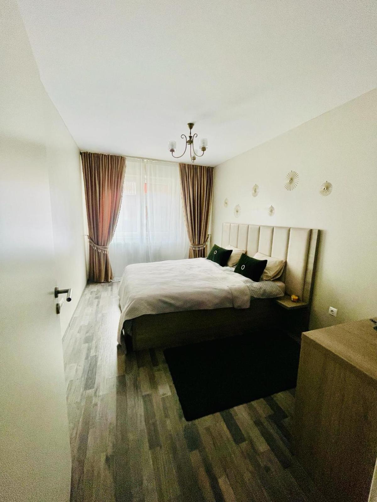 Apartment Sweet *