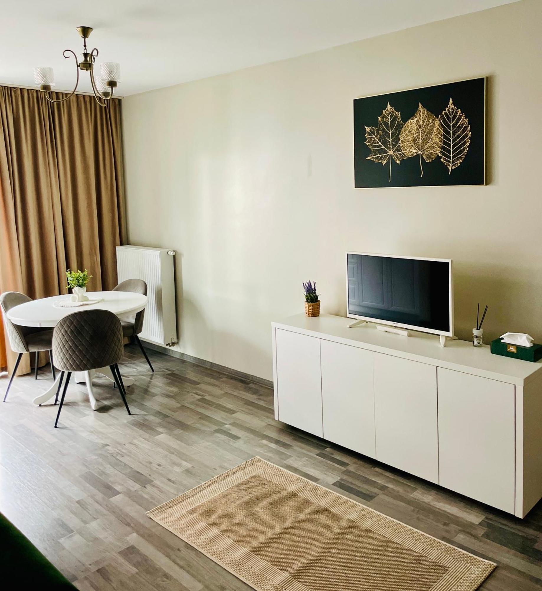 Apartment Sweet *